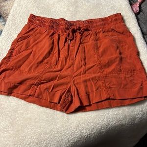 Women’s Shorts M. Burnt Orange. Universal Thread